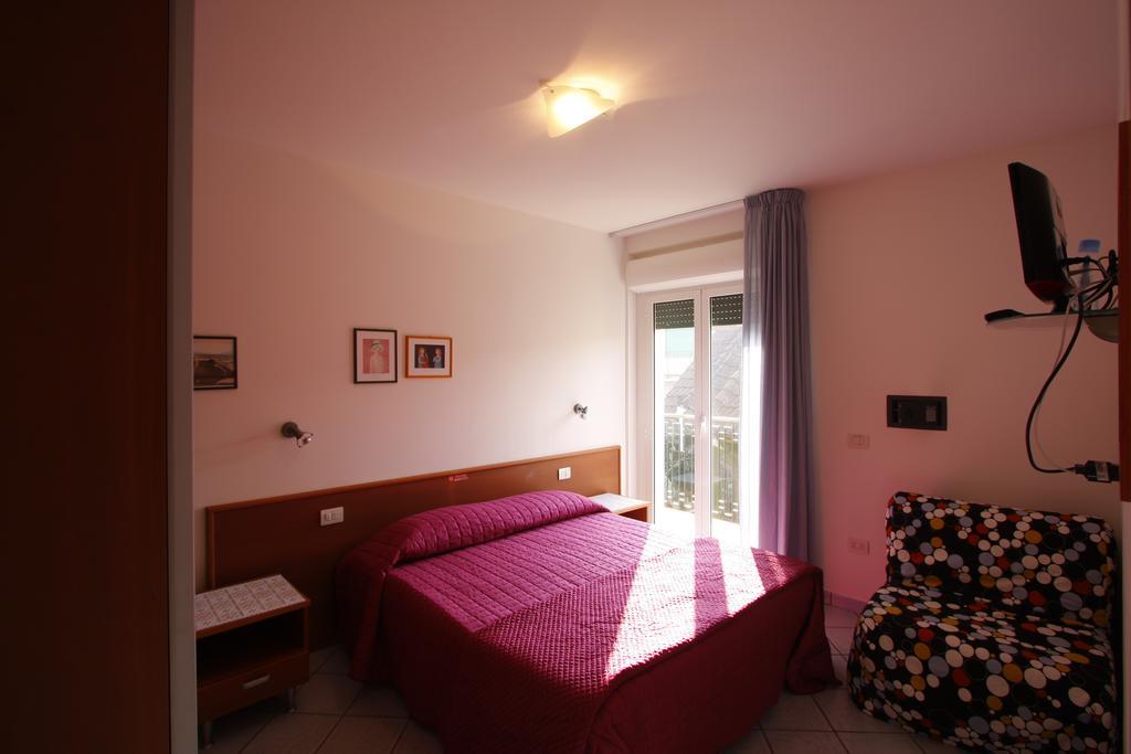 Casa Vacanze Villa Spina San Benedetto del Tronto Værelse billede